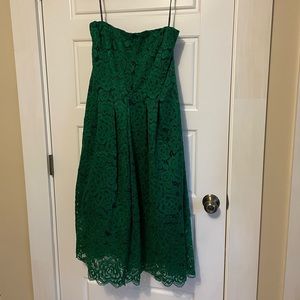 EUC Lace Vera Wang Cocktail dress